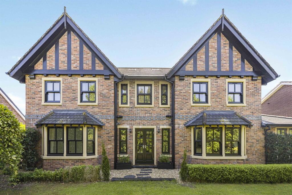 6 bedroom detached house for sale in Millway, Hale Barns, Altrincham, WA15